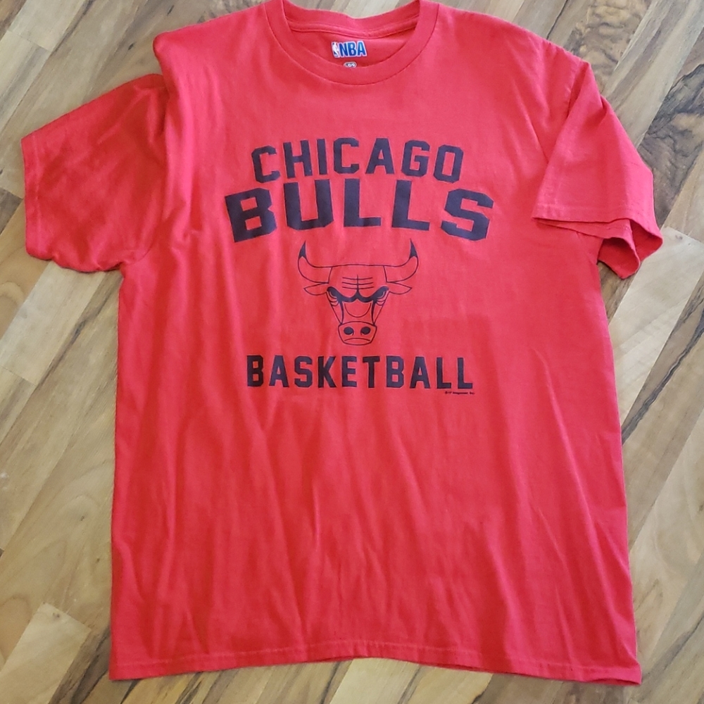Mens Chicago Bulls tee size L